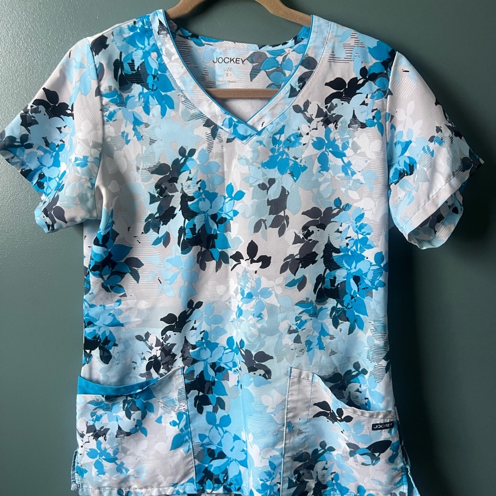 Jockey Scrub Top